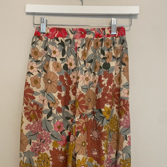 Petal and pup floral pants - Picture 3 of 4